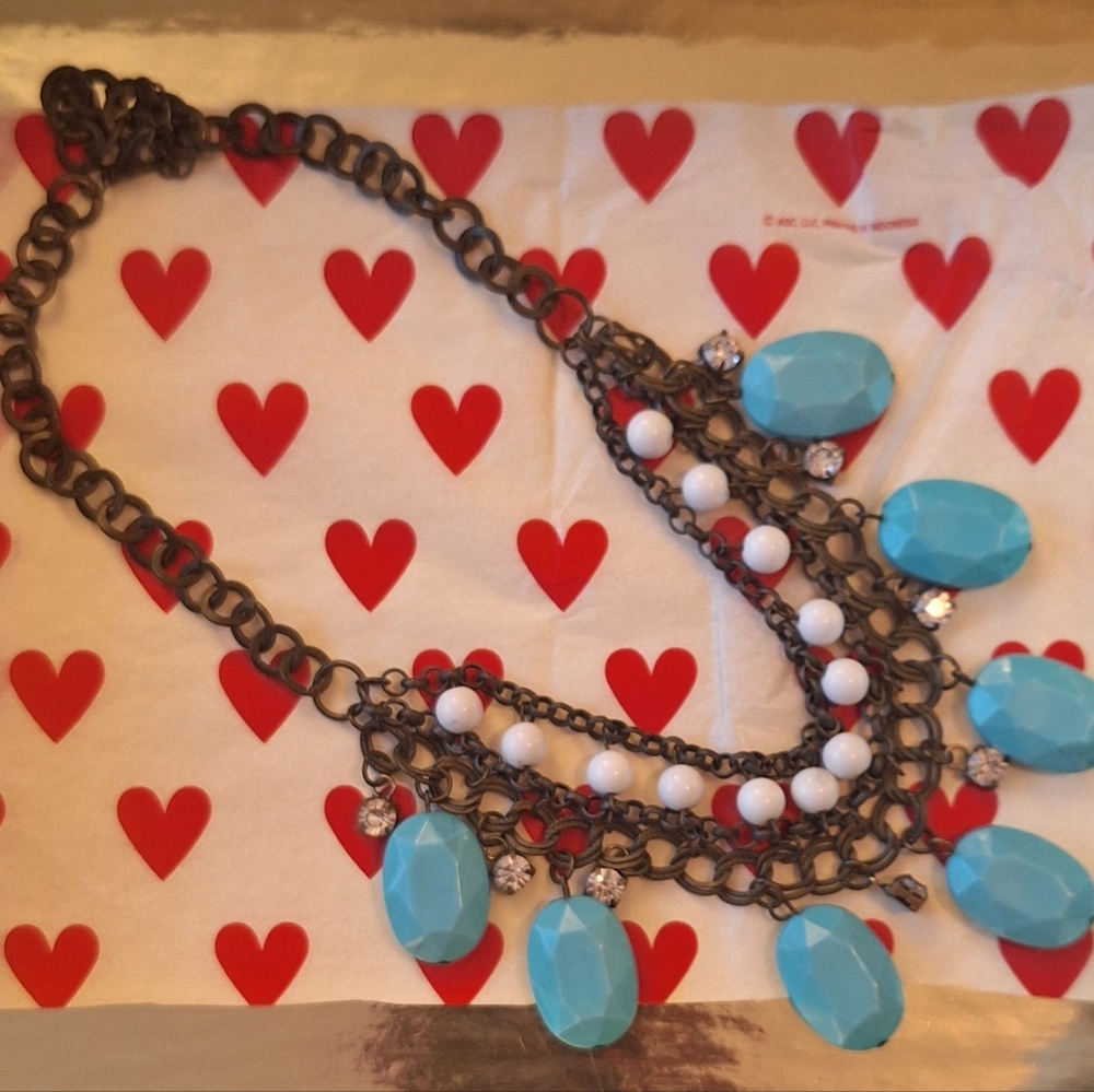 Pre-owned Pretty Statement Necklace